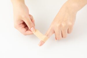 CBDオイルは傷口に効果がある？使用方法と安全性を徹底解説